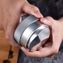 Accessories Coffee Coffee Distributor/Leveler Tool 3 Leaf Clover Base W/Wood Top 58mm -Espresso Dolce Shop VK2007004 0000 DSC0365